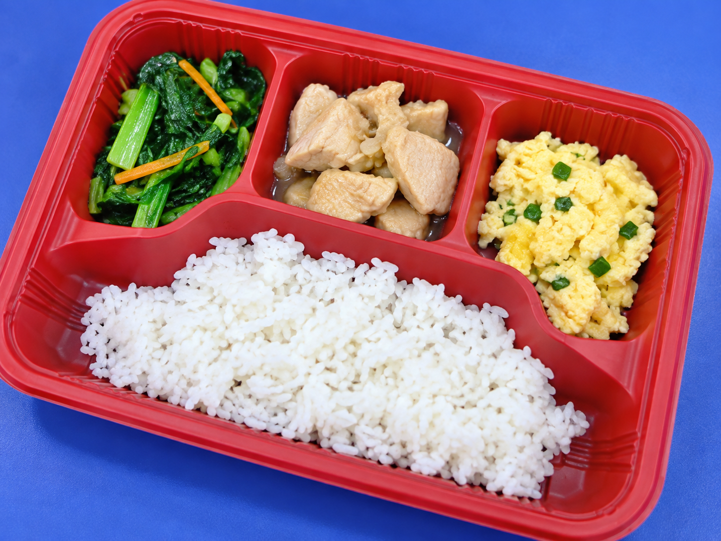 MyGuru 安亲班午餐:白饭、青菜、鸡肉与鸡蛋